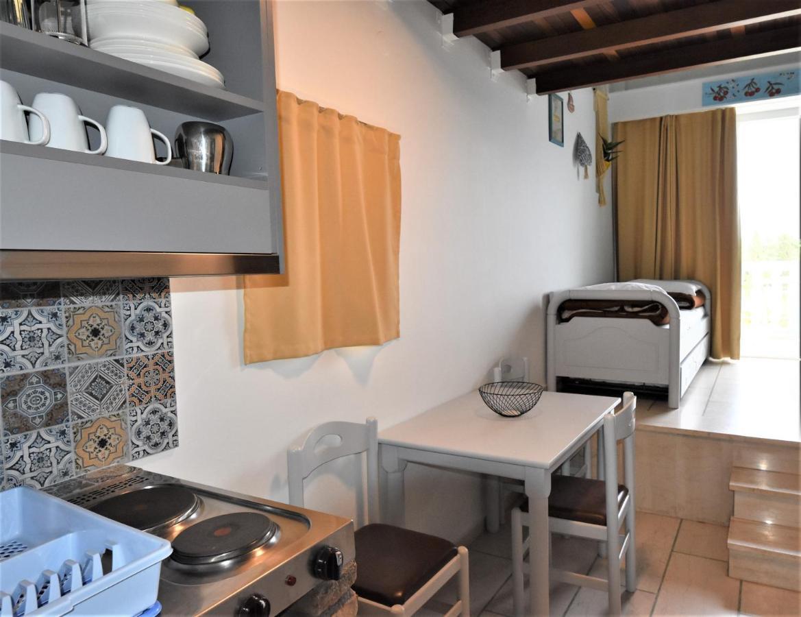 Meraki Apartments And Studios Tolón Esterno foto