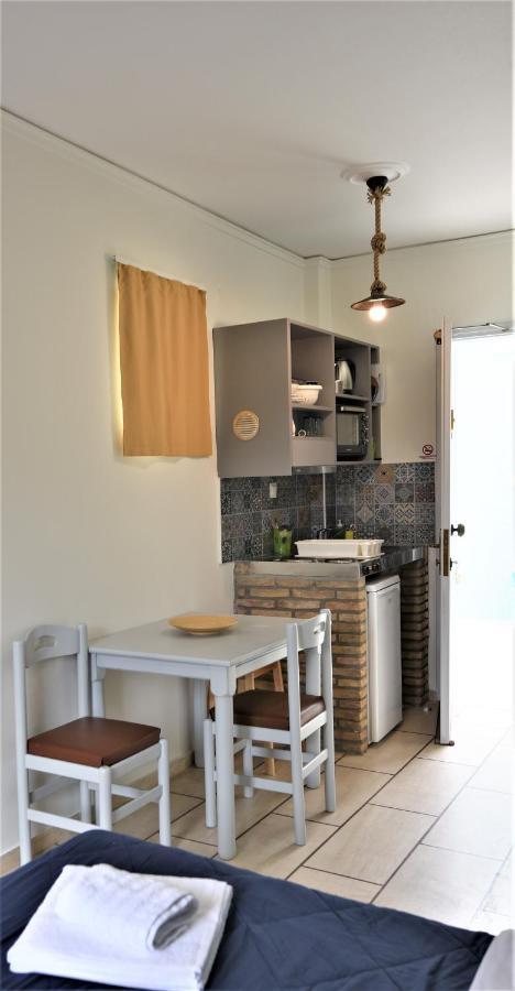 Meraki Apartments And Studios Tolón Esterno foto