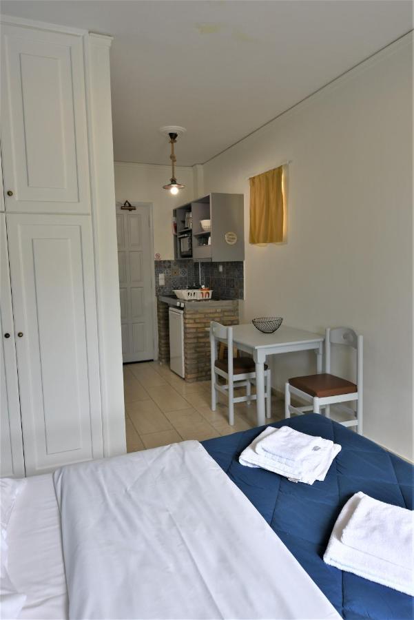 Meraki Apartments And Studios Tolón Esterno foto