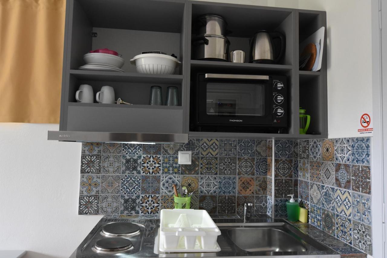 Meraki Apartments And Studios Tolón Esterno foto